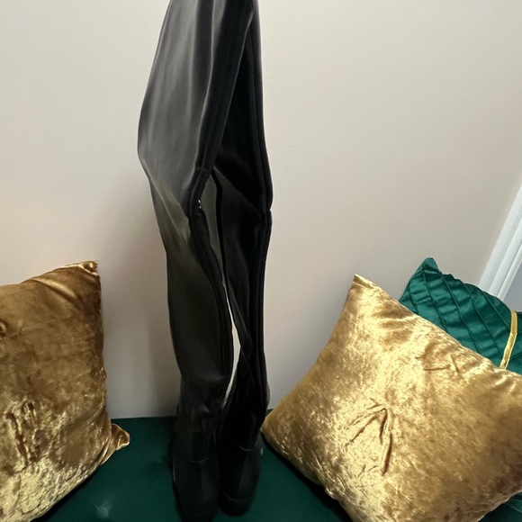 Azalea Wang thigh high boots - Picture 6 of 11